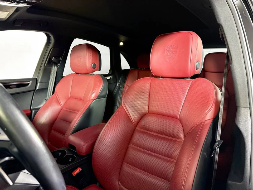 2023 Porsche Macan - Image 5 of 5