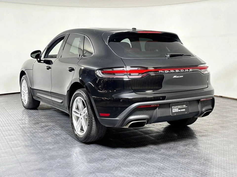 2023 Porsche Macan - Image 3 of 5