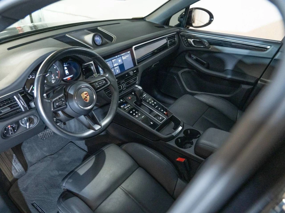 2023 Porsche Macan - Image 4 of 5