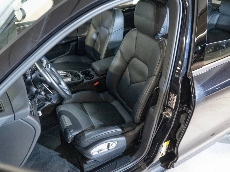 2023 Porsche Macan - Image 5 of 5
