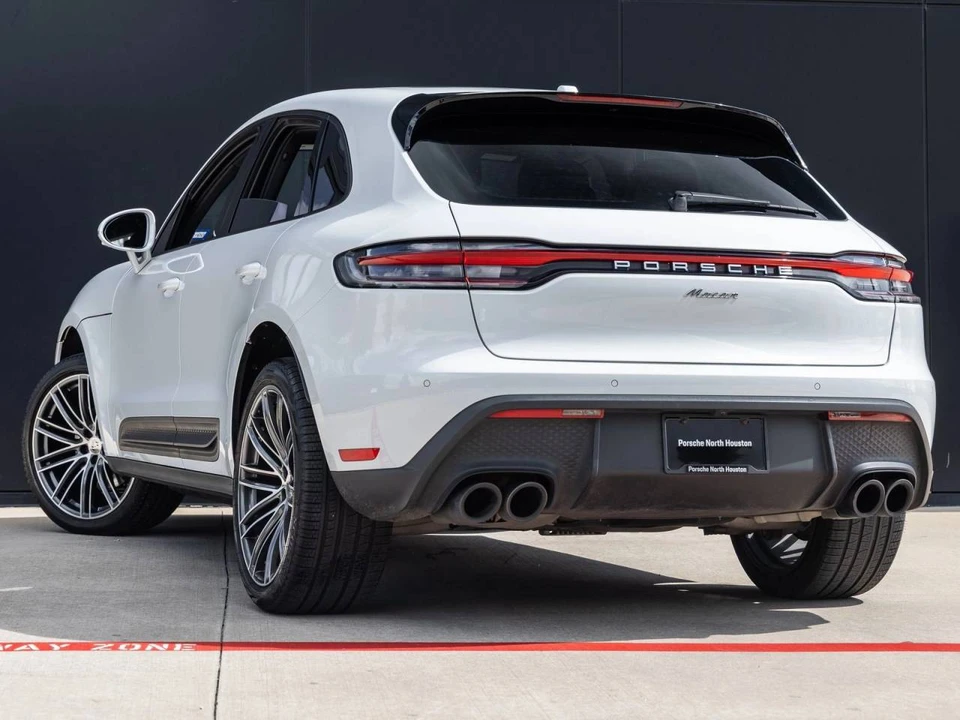 2023 Porsche Macan - Image 3 of 5