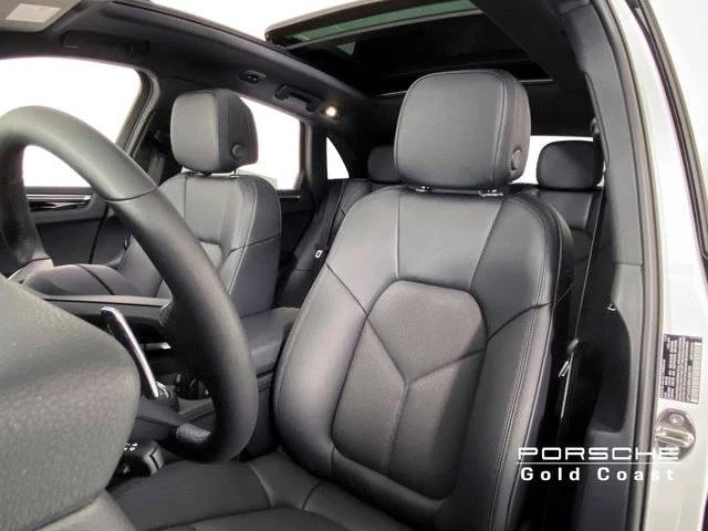 2023 Porsche Macan - Image 3 of 5