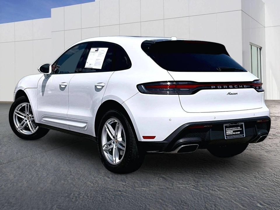 2023 Porsche Macan - Image 3 of 5