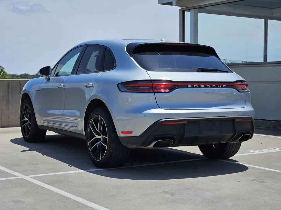 2023 Porsche Macan - Image 3 of 5