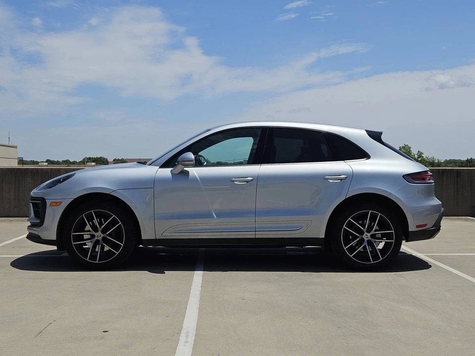 2023 Porsche Macan - Image 2 of 5