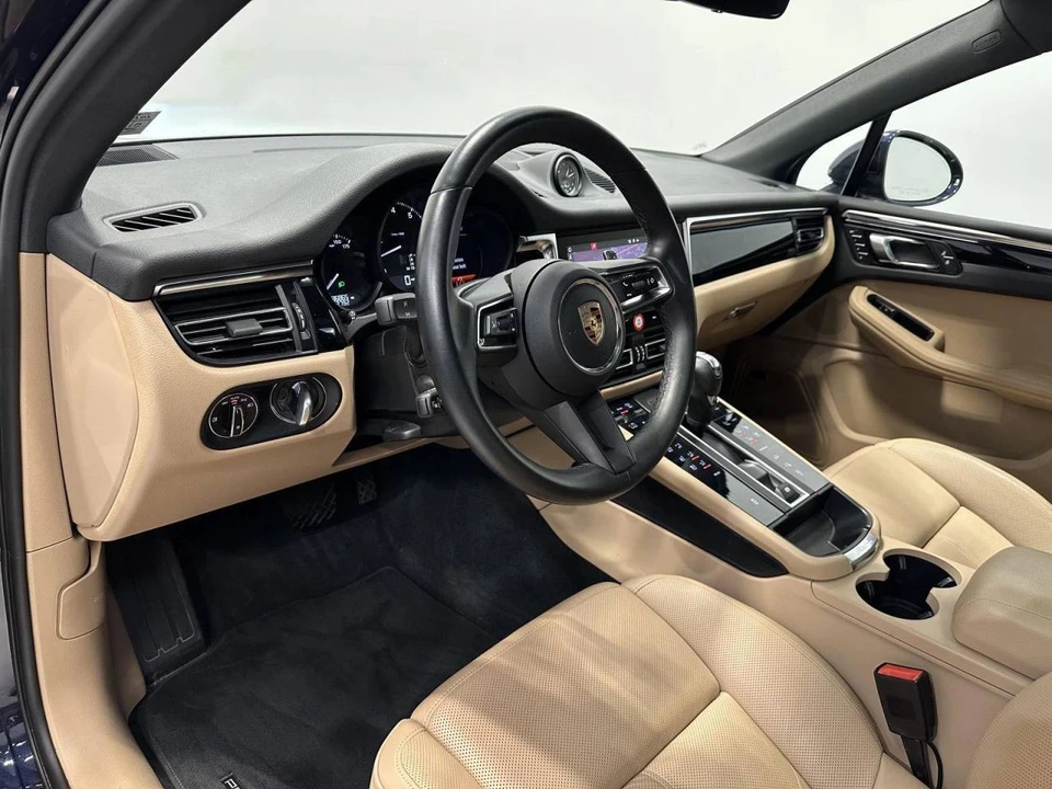 2023 Porsche Macan - Image 4 of 5