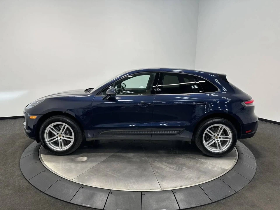 2023 Porsche Macan - Image 2 of 5