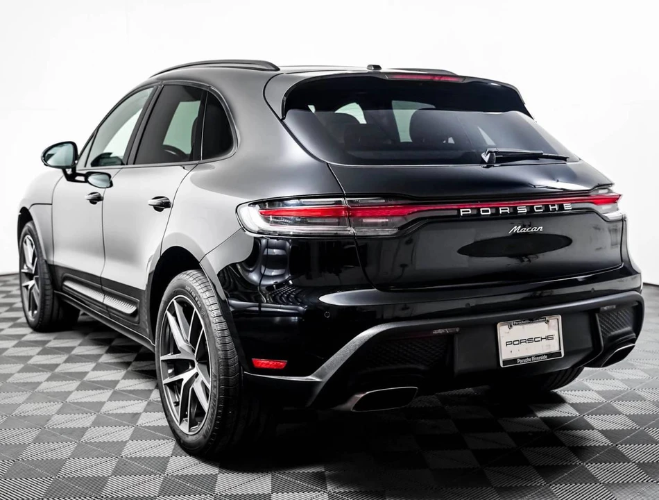2023 Porsche Macan T - Image 3 of 5