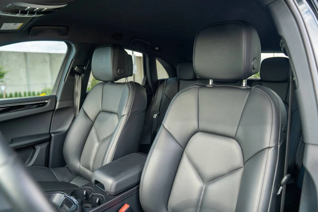 2023 Porsche Macan - Image 5 of 5