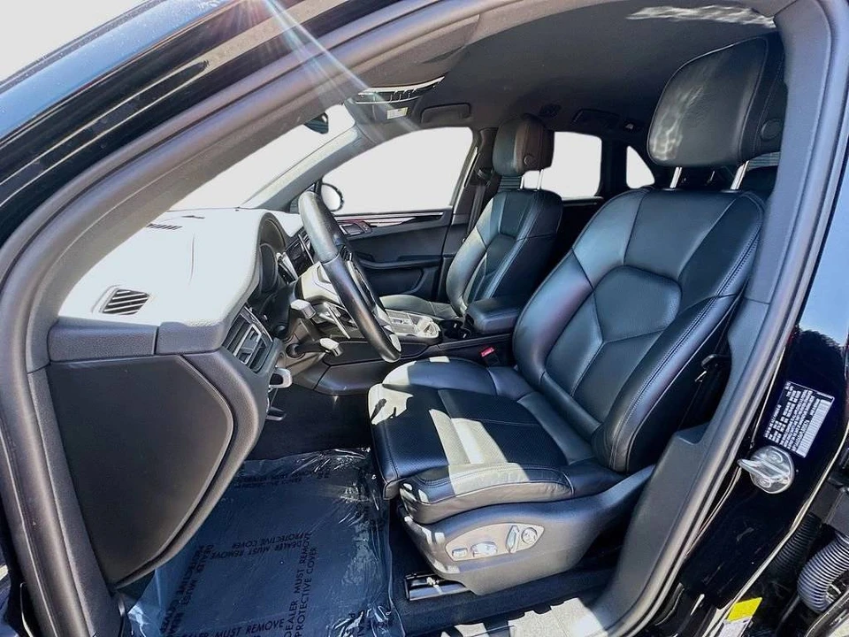 2023 Porsche Macan - Image 5 of 5
