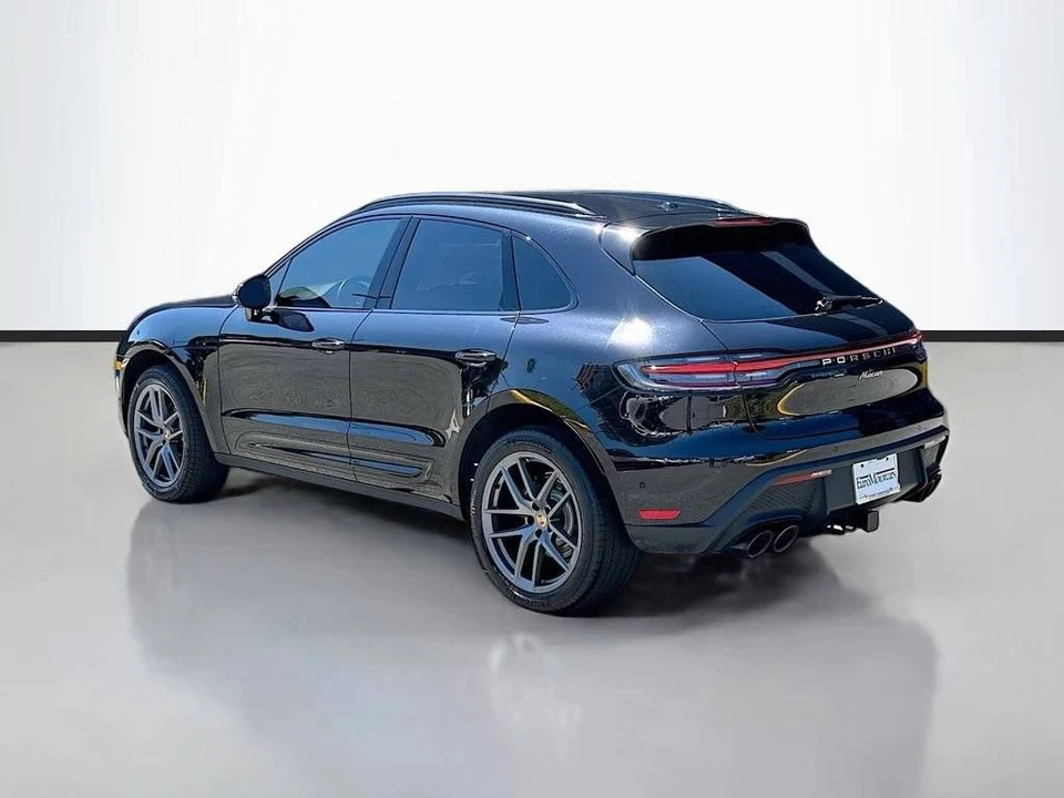 2023 Porsche Macan - Image 3 of 5