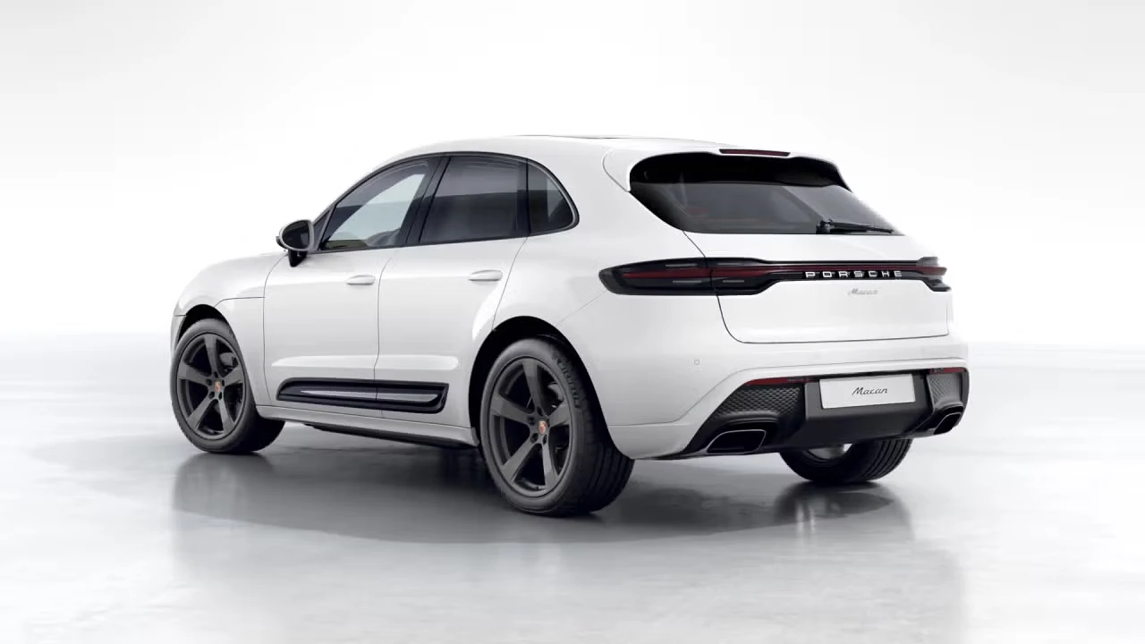 2023 Porsche Macan - Image 21 of 31