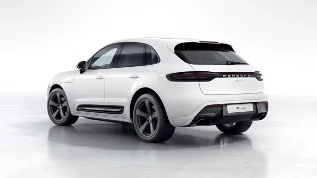 2023 Porsche Macan - Image 19 of 31