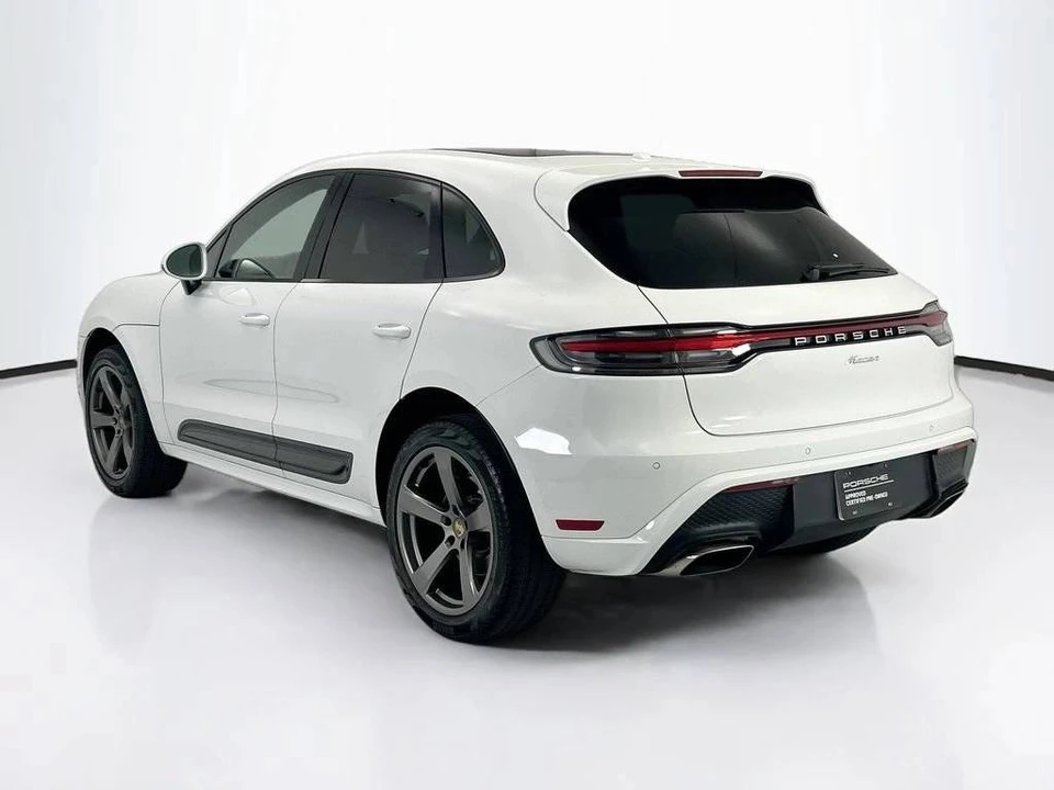2023 Porsche Macan - Image 3 of 5