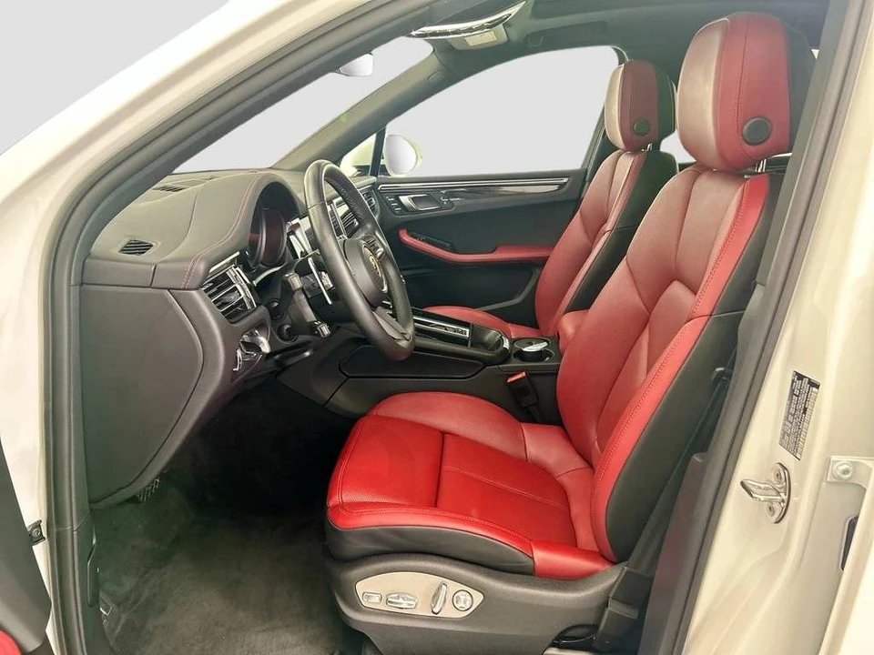2023 Porsche Macan - Image 5 of 5