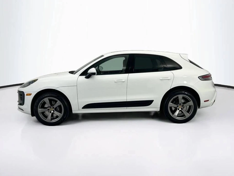 2023 Porsche Macan - Image 2 of 5