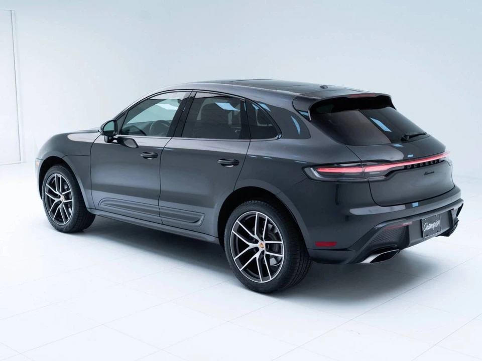 2023 Porsche Macan - Image 3 of 5