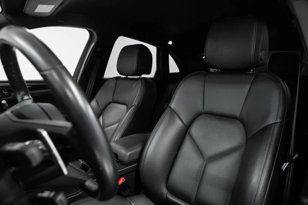 2023 Porsche Macan T - Image 5 of 5