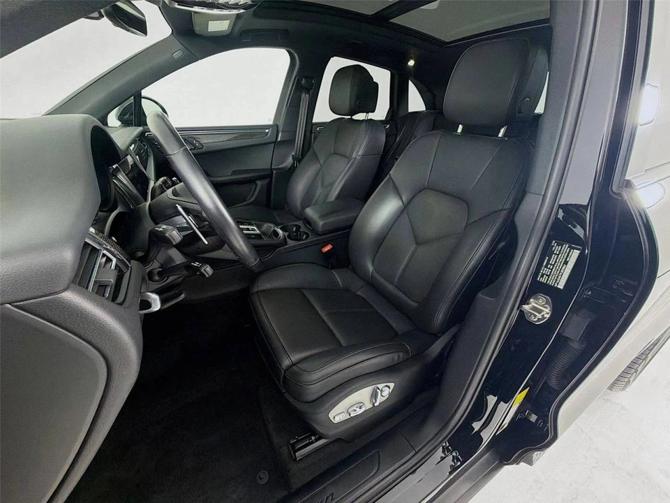 2023 Porsche Macan T - Image 5 of 5