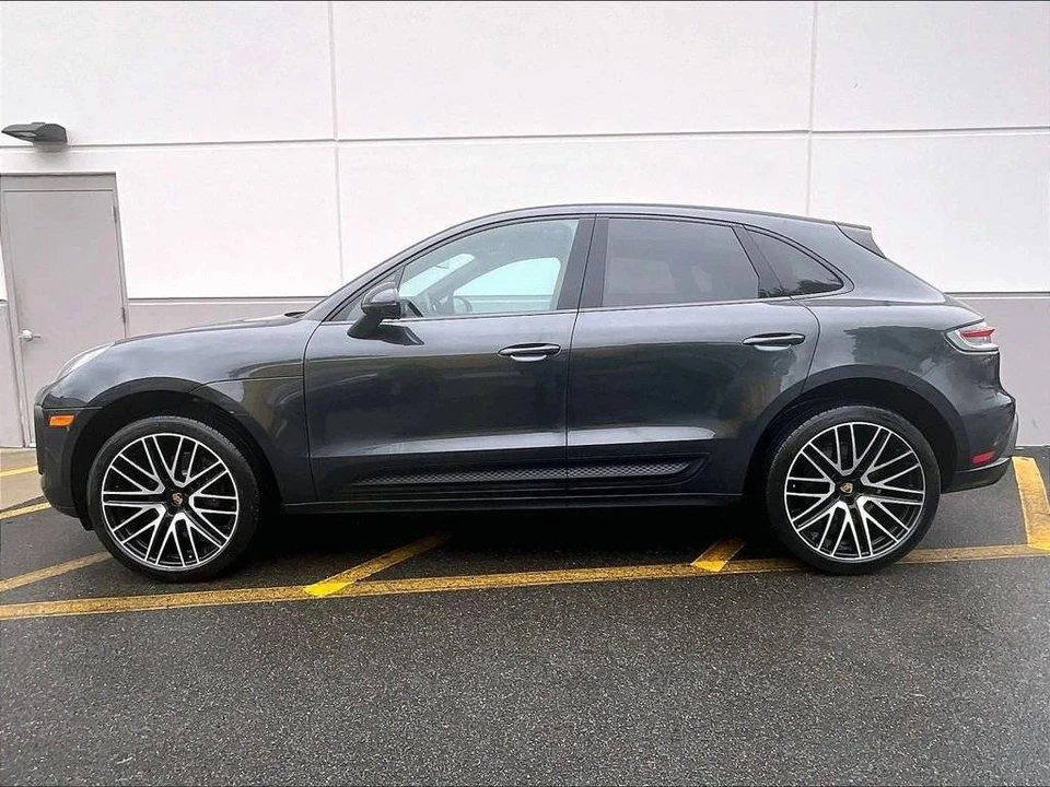 2023 Porsche Macan - Image 2 of 5