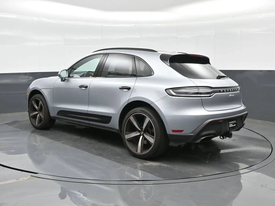 2023 Porsche Macan - Image 3 of 5