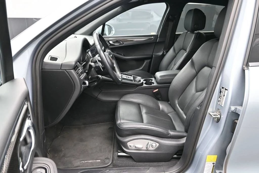 2023 Porsche Macan - Image 5 of 5