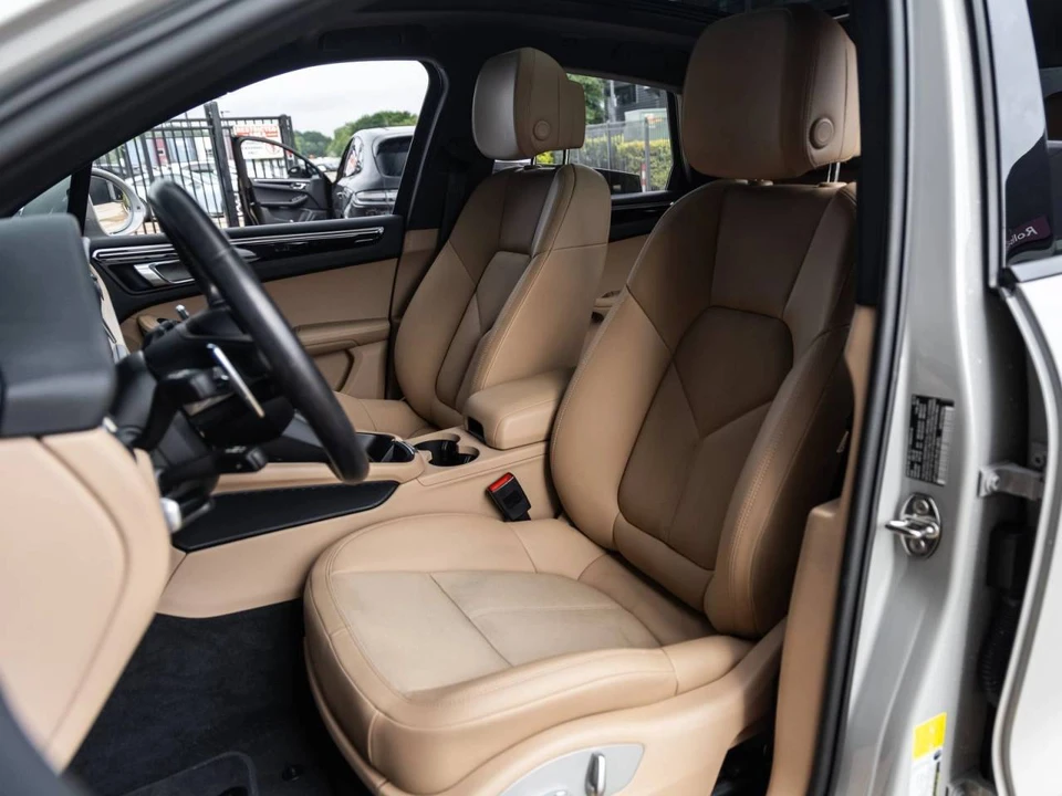 2023 Porsche Macan - Image 5 of 5