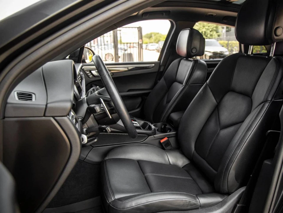 2023 Porsche Macan T - Image 5 of 5