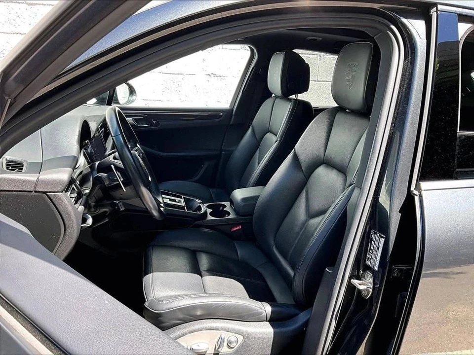 2023 Porsche Macan - Image 5 of 5