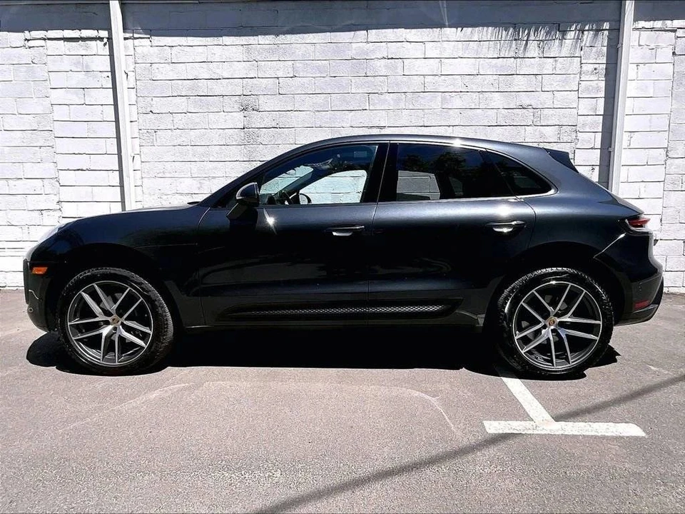 2023 Porsche Macan - Image 2 of 5