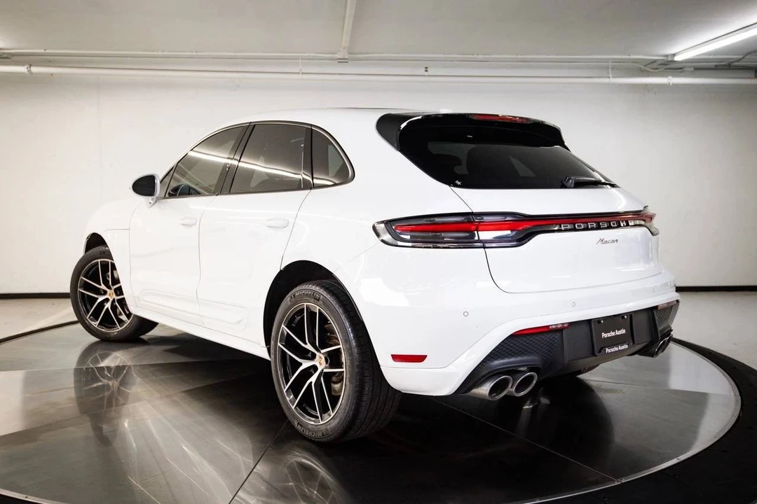 2023 Porsche Macan - Image 2 of 5
