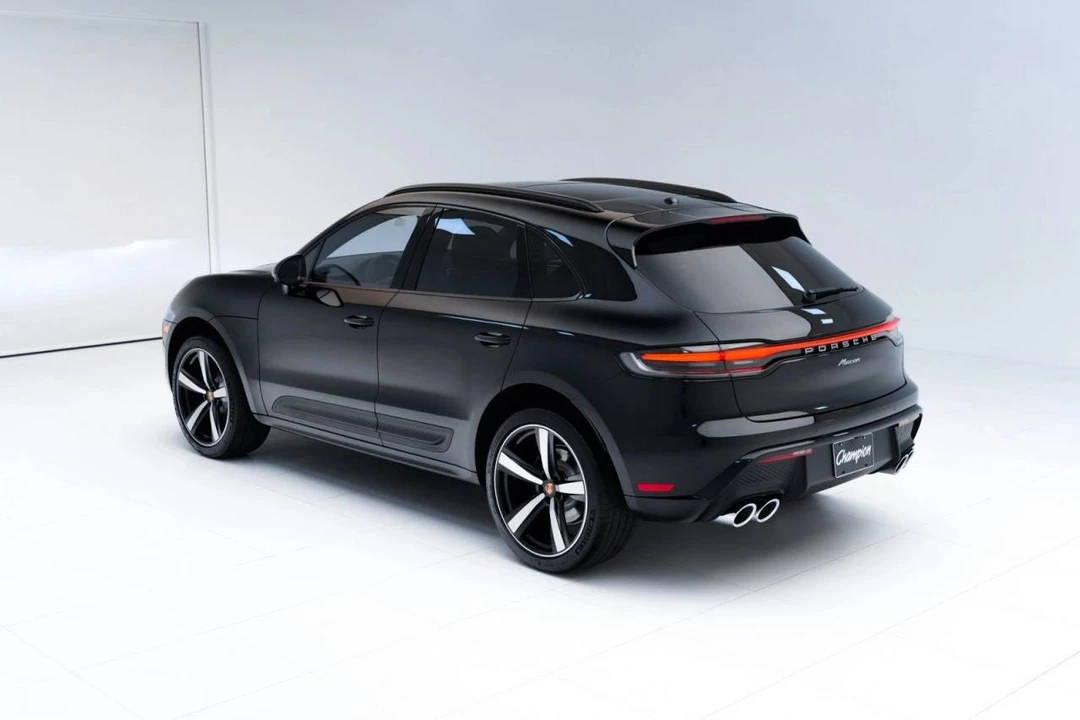 2023 Porsche Macan - Image 3 of 5
