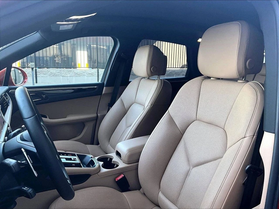 2023 Porsche Macan - Image 5 of 5