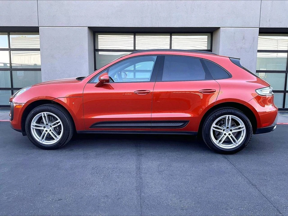 2023 Porsche Macan - Image 2 of 5