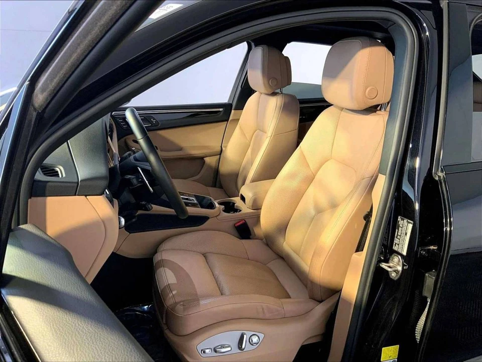 2023 Porsche Macan T - Image 5 of 5