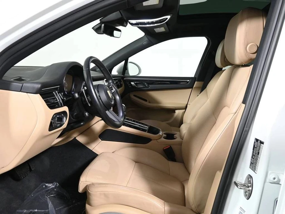 2023 Porsche Macan T - Image 5 of 5