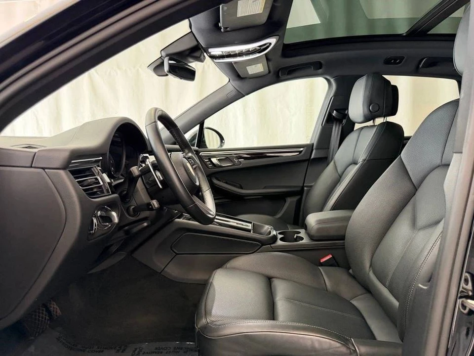 2023 Porsche Macan - Image 5 of 5