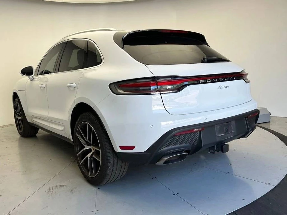 2023 Porsche Macan - Image 3 of 5