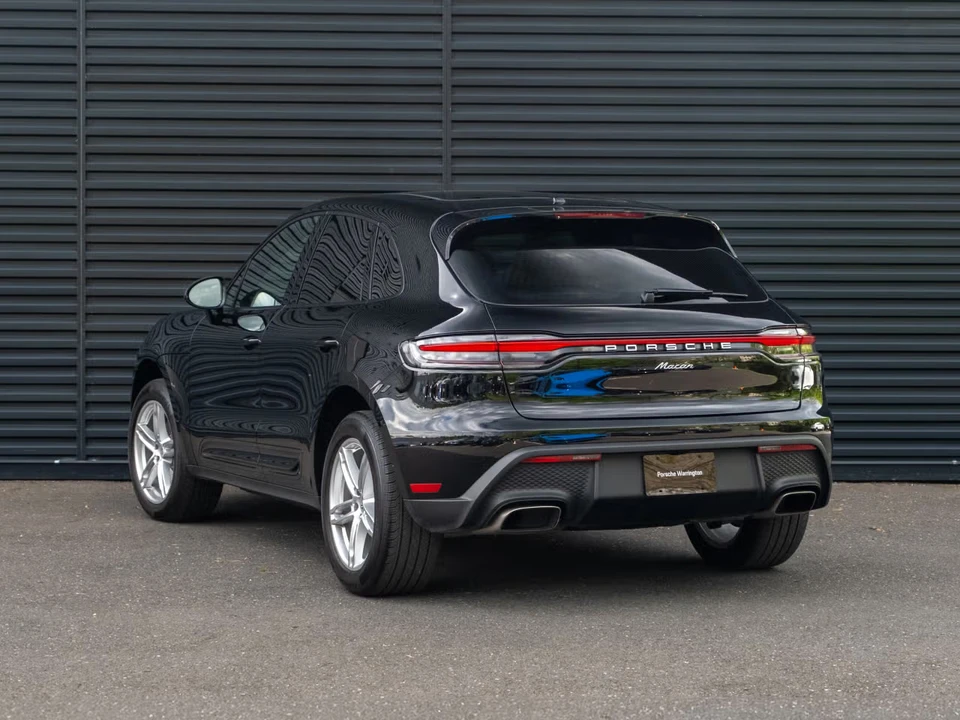 2023 Porsche Macan - Image 20 of 31