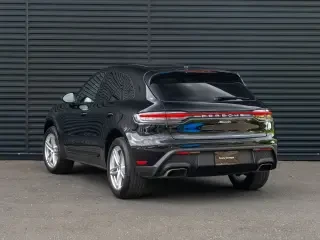 2023 Porsche Macan - Image 21 of 31