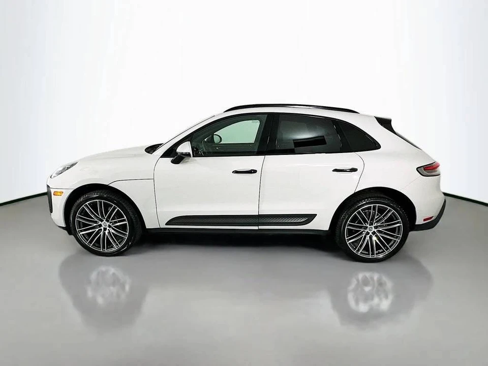 2023 Porsche Macan - Image 2 of 5
