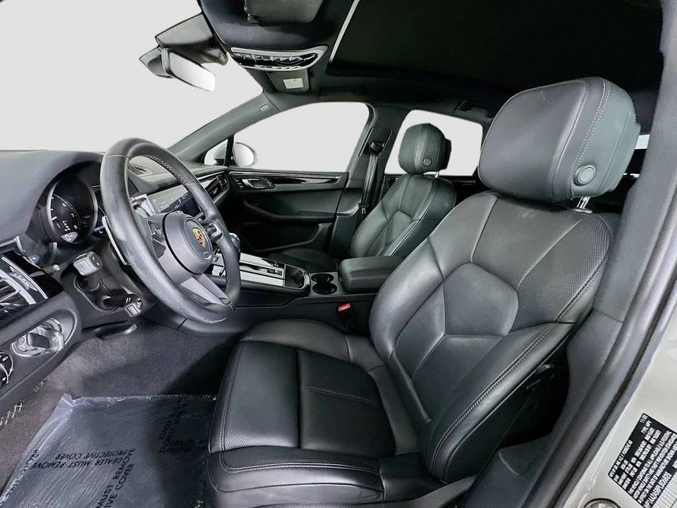 2023 Porsche Macan - Image 5 of 5