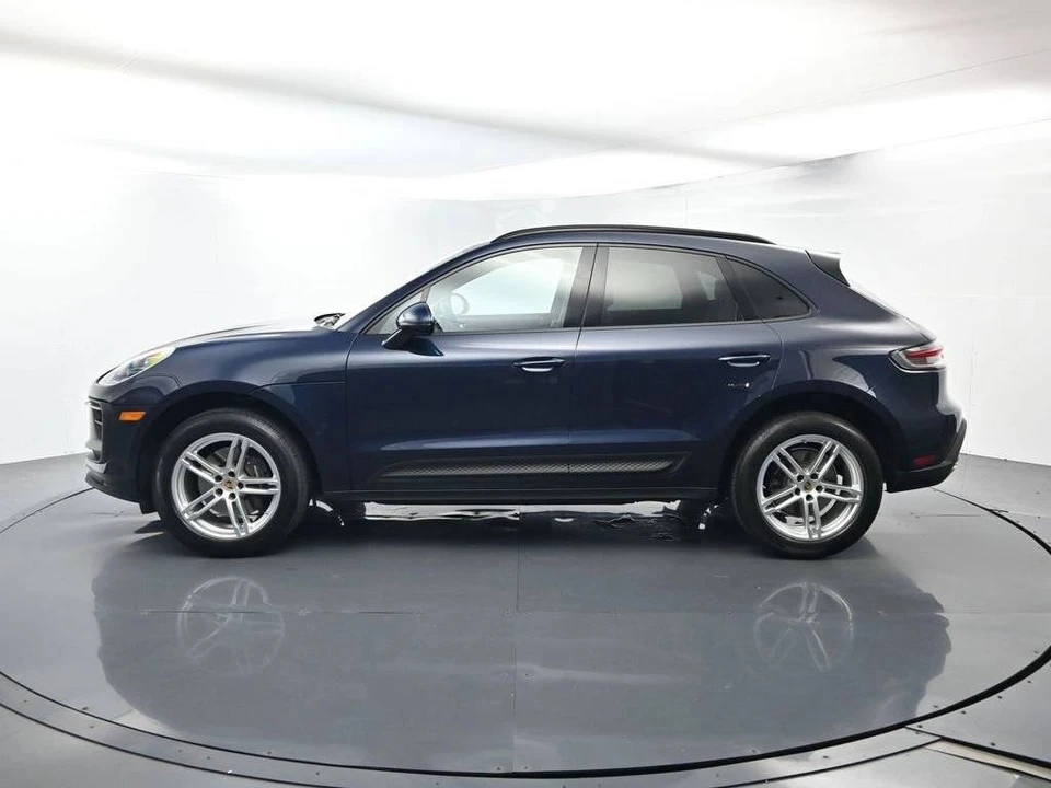 2023 Porsche Macan - Image 2 of 5