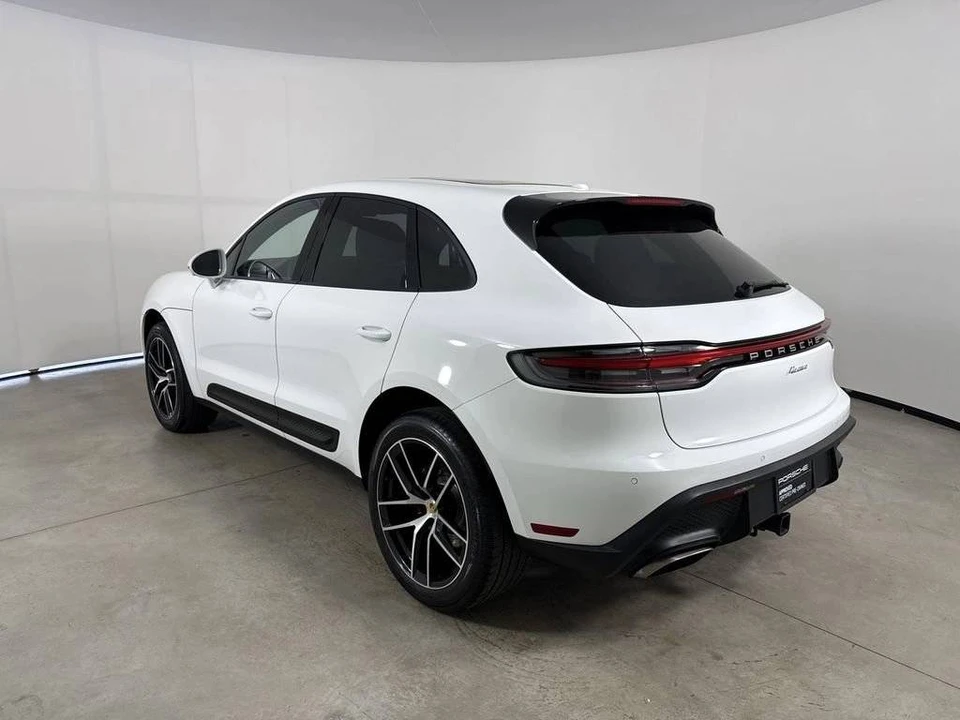 2023 Porsche Macan - Image 3 of 5