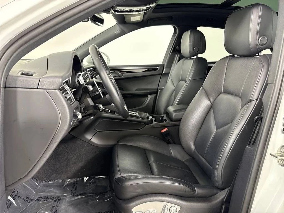 2023 Porsche Macan - Image 5 of 5