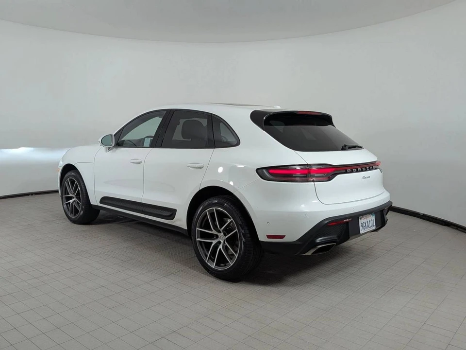 2023 Porsche Macan T - Image 3 of 5