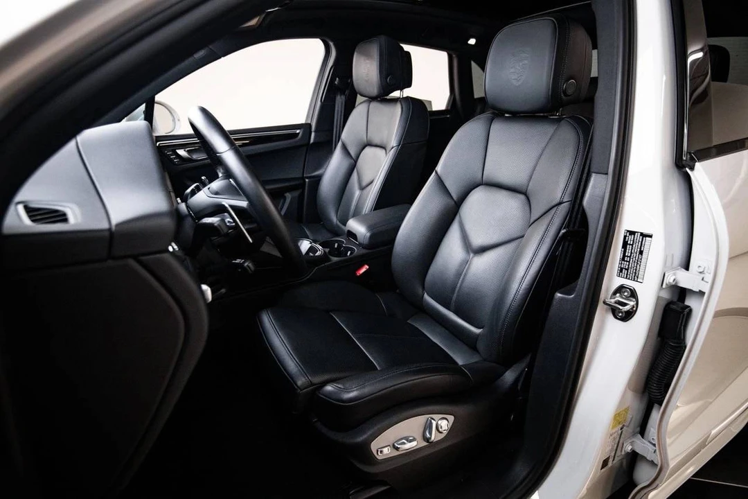 2023 Porsche Macan - Image 5 of 5