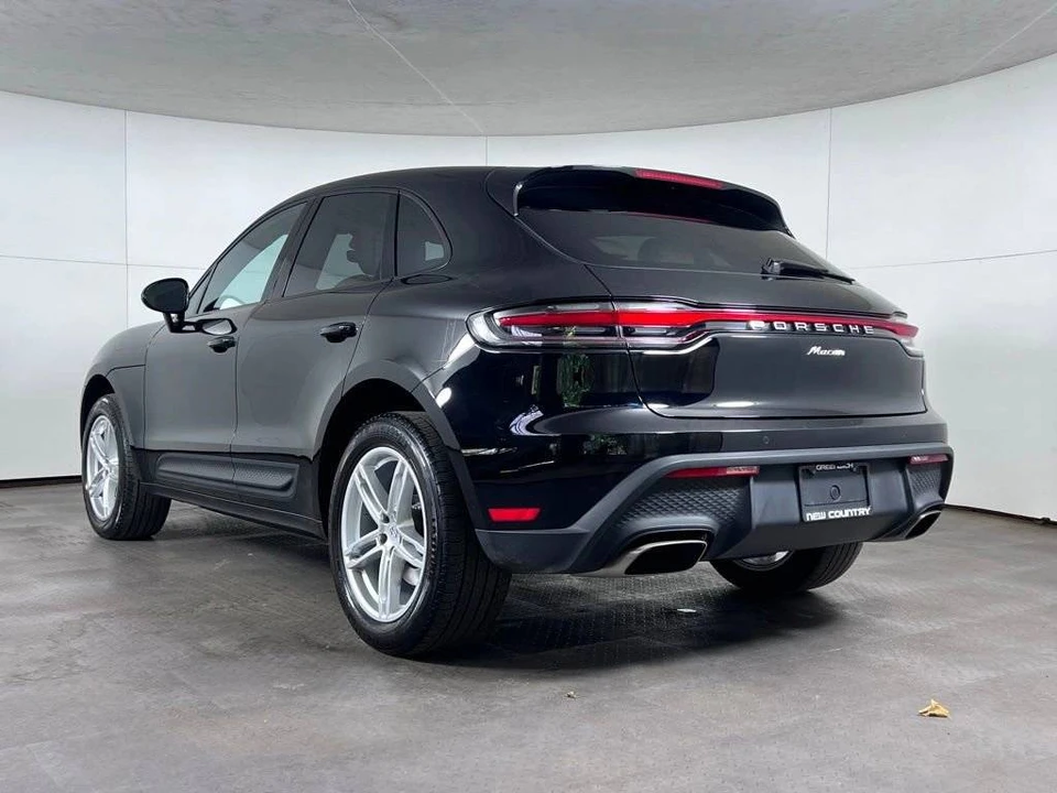 2023 Porsche Macan - Image 3 of 5