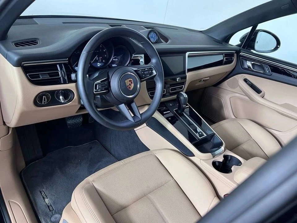 2023 Porsche Macan - Image 4 of 5