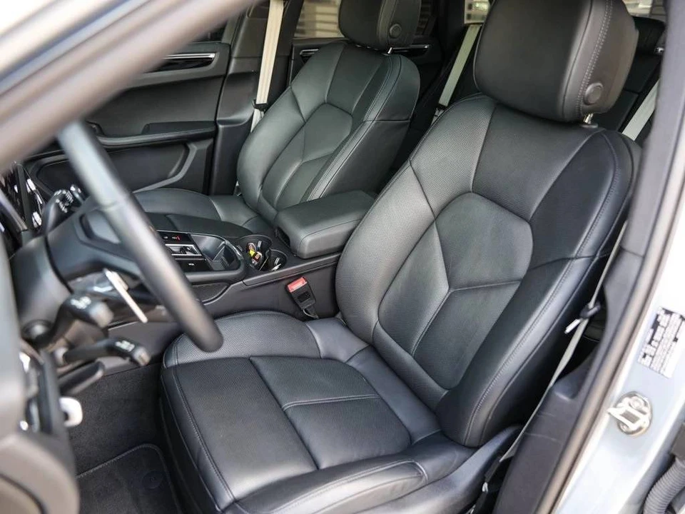 2023 Porsche Macan T - Image 5 of 5